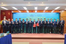 Petrovietnam và Vinachem hợp tác toàn diện tận dụng thế mạnh riêng mỗi bên và tạo hiệu ứng cộng hưởng, nâng cao hiệu quả hoạt động sản xuất kinh doanh. (Ảnh: PV/Vietnam+)