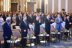Thủ tướng Lê Minh Hưng cùng Thủ tướng Lào Sonexay Siphandone, Thủ tướng Campuchia Hun Manet, Thủ tướng Thái Lan Anutin Charnvirakul và Thủ tướng Timor-Leste Kay Rala Xanana Gusmão tham dự Phiên khai mạc Diễn đàn Tương lai ASEAN lần thứ ba. (Ảnh: Dương Giang/TTXVN)