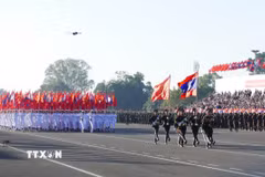 Lễ kỷ niệm 50 năm Quốc khánh Lào. (Ảnh: Xuân Tú/TTXVN)