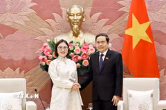 Chủ tịch Quốc hội Trần Thanh Mẫn tiếp xã giao Đại sứ đặc mệnh toàn quyền Mông Cổ tại Việt Nam Ganbaatar Hulan. (Ảnh: Doãn Tấn/TTXVN)