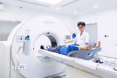 Hệ thống máy chụp UCT 960 với công nghệ AI được triển khai tại Bệnh viện đa khoa quốc tế Hải Phòng. (Ảnh: Mạnh Minh/TTXVN)
