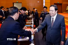 Chủ tịch Quốc hội Trần Thanh Mẫn với đại biểu dự hội nghị. (Ảnh: Doãn Tấn/TTXVN)