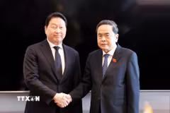 Chủ tịch Quốc hội Trần Thanh Mẫn tiếp ông Chey Tae-Won, Chủ tịch Tập đoàn SK (Hàn Quốc). (Ảnh: Doãn Tấn/TTXVN)
