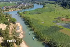 Sông Son uốn lượn qua vùng lõi Di sản thiên nhiên thế giới Phong Nha-Kẻ Bàng. (Ảnh: Kha Phạm/TTXVN)