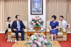 Tổng Giám đốc Thông tấn xã Việt Nam Vũ Việt Trang tiếp ông Hà Vĩ, Đại sứ Đặc mệnh toàn quyền nước Cộng hòa Nhân dân Trung Hoa tại Việt Nam. (Ảnh: Minh Đức/TTXVN)
