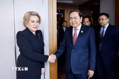 Chủ tịch Quốc hội Trần Thanh Mẫn hội kiến Chủ tịch Hội đồng Liên bang Nga Valentina Matviyenko. (Ảnh: Doãn Tấn/TTXVN)