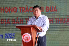 Phó Thủ tướng Chính phủ Nguyễn Chí Dũng phát biểu tại Lễ phát động xóa nhà tạm của tỉnh Ninh Thuận. (Ảnh: Công Thử/TTXVN)