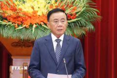 Thường trực Ban Bí thư Trần Cẩm Tú phát biểu tại buổi tiếp Đoàn cán bộ lãnh đạo trẻ Đảng Nhân dân Campuchia. (Ảnh: Phương Hoa/TTXVN)
