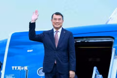 Thủ tướng Lê Minh Hưng rời Thủ đô Hà Nội sang thăm chính thức Cộng hòa Dân chủ Nhân dân Lào và Vương quốc Campuchia. (Ảnh: Dương Giang/TTXVN)