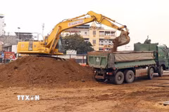 Thi công Dự án Hầm chui nút giao Bùi Viện-Lê Hồng Phong. (Ảnh: Hoàng Ngọc/TTXVN)