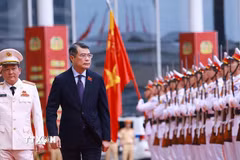 Thủ tướng Lê Minh Hưng dự Lễ đón nhận Danh hiệu Anh hùng Lực lượng vũ trang nhân dân của Công an thành phố Hải Phòng. (Ảnh: Dương Giang/TTXVN)