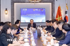 Chủ tịch Quốc hội Trần Thanh Mẫn gặp mặt thành viên Mạng lưới Đổi mới sáng tạo và chuyên gia Việt Nam tại Hàn Quốc. (Ảnh: Doãn Tấn/TTXVN)