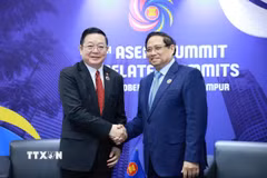 Thủ tướng Phạm Minh Chính gặp Tổng Thư ký ASEAN Kao Kim Hourn. (Ảnh: Dương Giang/TTXVN)