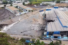Hiện trường nơi xảy ra vụ nổ lò hơi tại Công ty trách nhiệm hữu hạn gỗ Bình Minh khiến 6 người chết 7 người bị thương. (Ảnh: Sỹ Tuyên/TTXVN)