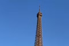 Ngắm nhìn Tháp Eiffel bên dòng sông Seine 