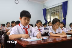 Học sinh tại một lớp học. (Ảnh: Nguyên Dung/TTXVN)