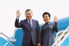 Tổng Bí thư, Chủ tịch nước Tô Lâm và Phu nhân rời Hà Nội, lên đường thăm Liên bang Nga và Cộng hòa Pháp. (Ảnh: Thống Nhất/TTXVN)