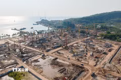 Các công trình phục vụ APEC 2027 tại Phú Quốc được nghiên cứu và ứng dụng công nghệ xây dựng thế hệ mới nhằm đẩy nhanh tiến độ và nâng cao chất lượng thi công. (Ảnh: TTXVN)