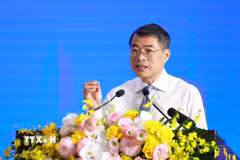Thủ tướng Lê Minh Hưng phát biểu tại buổi đối thoại với thanh niên với chủ đề "Phát huy vai trò thanh niên Việt Nam trong khởi nghiệp, đổi mới sáng tạo, góp phần thúc đẩy tăng trưởng và tạo việc làm". (Ảnh: Dương Giang/TTXVN)