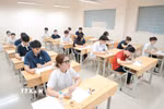 Chuyên gia giáo dục cho rằng không thể hủy bỏ Kỳ thi tốt nghiệp Trung học Phổ thông và chuyển sang hình thức xét học bạ để cấp bằng tốt nghiệp, với hai lý do cơ bản cần được nhìn nhận. (Ảnh: Minh Quyết/TTXVN)