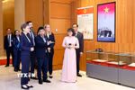 Thủ tướng Công quốc Liechtenstein Brigitte Haas tham quan Bảo tàng Quốc hội Việt Nam. (Ảnh: Doãn Tấn/TTXVN)