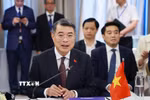 Thủ tướng Lê Minh Hưng làm việc với Đoàn đại biểu địa phương Nhật Bản. (Ảnh: Dương Giang/TTXVN)