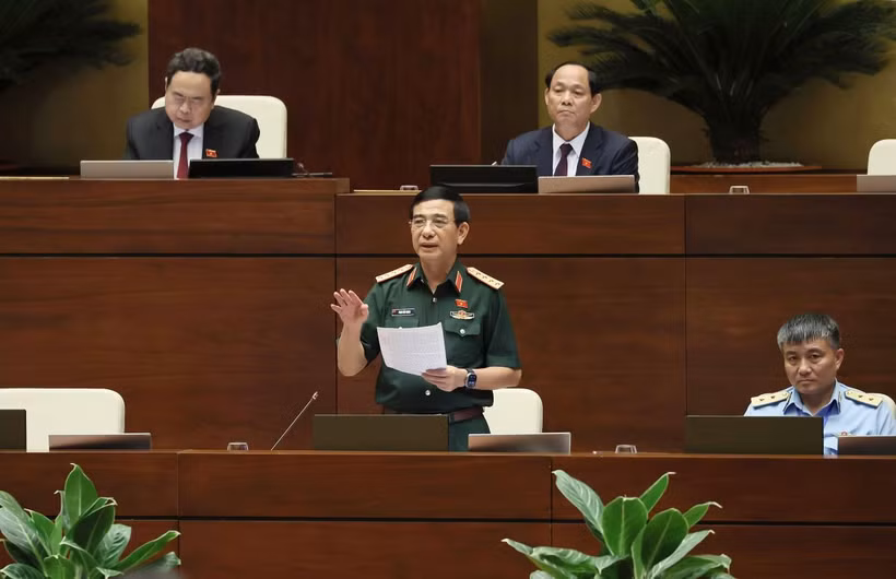 Đại tướng Phan Văn Giang, Bộ trưởng Bộ Quốc phòng giải trình, làm rõ một số vấn đề đại biểu Quốc hội nêu. (Ảnh: An Đăng/TTXVN)
