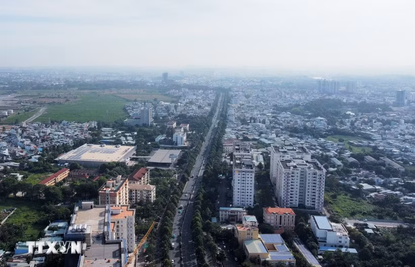 Việc siết phân lô bán nền khi Luật Kinh doanh bất động sản 2023 có hiệu lực sẽ giúp thị trường minh bạch, loại bỏ tình trạng sốt ảo. (Ảnh: Hồng Đạt/TTXVN)