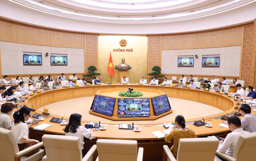 Phó Thủ tướng Trần Hồng Hà họp rà soát, hoàn thiện chi tiết một số điều của Luật Nhà ở. (Ảnh: Văn Điệp/TTXVN)