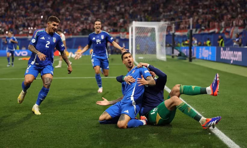 Italy giành vé vào vòng 1/8 siêu kịch tính. (Nguồn: Getty Images)