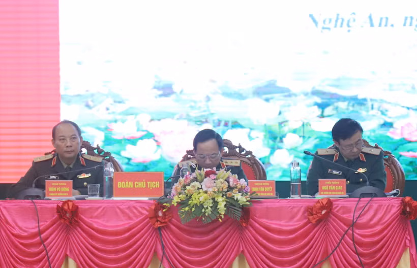 Đoàn Chủ tịch chủ trì Hội thảo. (Ảnh: Xuân Tiến/TTXVN) 