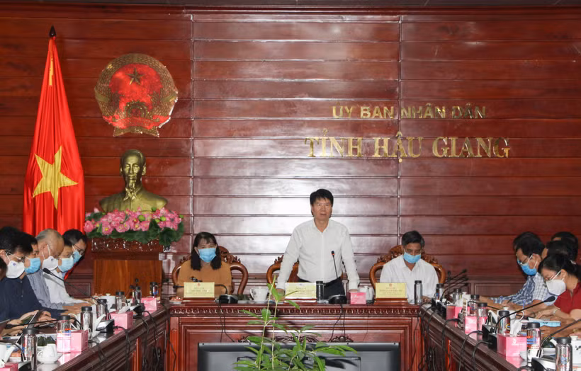 Ông Trương Quốc Cường, Thứ trưởng Bộ Y tế phát biểu tại buổi làm việc. (Ảnh: Hồng Thái/TTXVN)