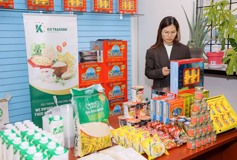 Gian hàng ẩm thực Việt Nam của các doanh nghiệp thuộc VCBA. (Ảnh: Hà Linh/TTXVN)