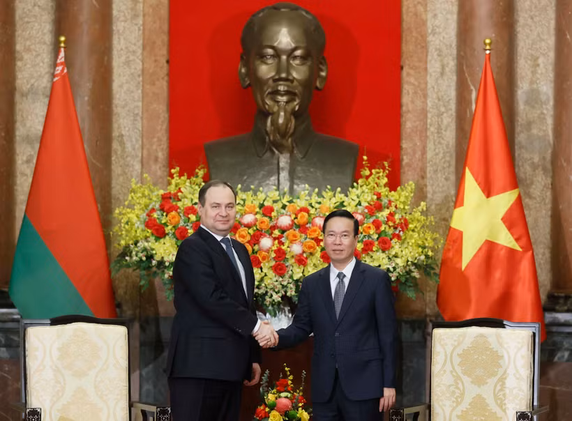 Chủ tịch nước Võ Văn Thưởng tiếp Thủ tướng Cộng hòa Belarus Roman Golovchenko. (Ảnh: Thống Nhất/TTXVN)
