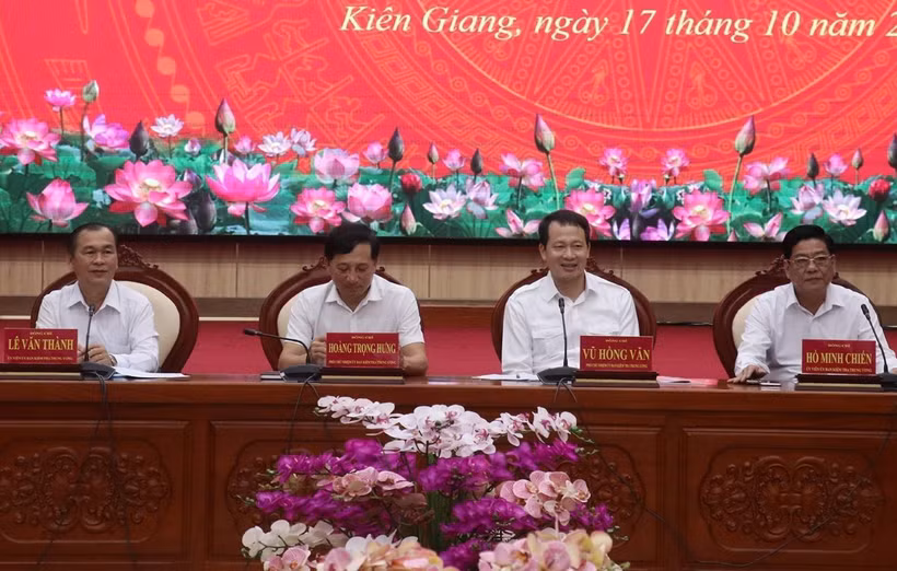 Chủ trì hội nghị. (Ảnh: Lê Huy Hải/TTXVN)