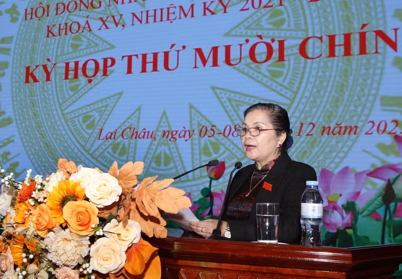 Bí thư Tỉnh ủy, Chủ tịch Hội đồng Nhân dân tỉnh Lai Châu Giàng Páo Mỷ phát biểu khai mạc kỳ họp. (Ảnh: Quý Trung/TTXVN)