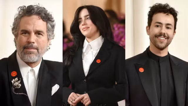 Các diễn viên Mark Ruffalo, Billie Eilish và Ramy Youssef đeo ghim “Ngừng bắn” khi xuất hiện trên thảm đỏ Oscar 2024. (Ảnh: AP)