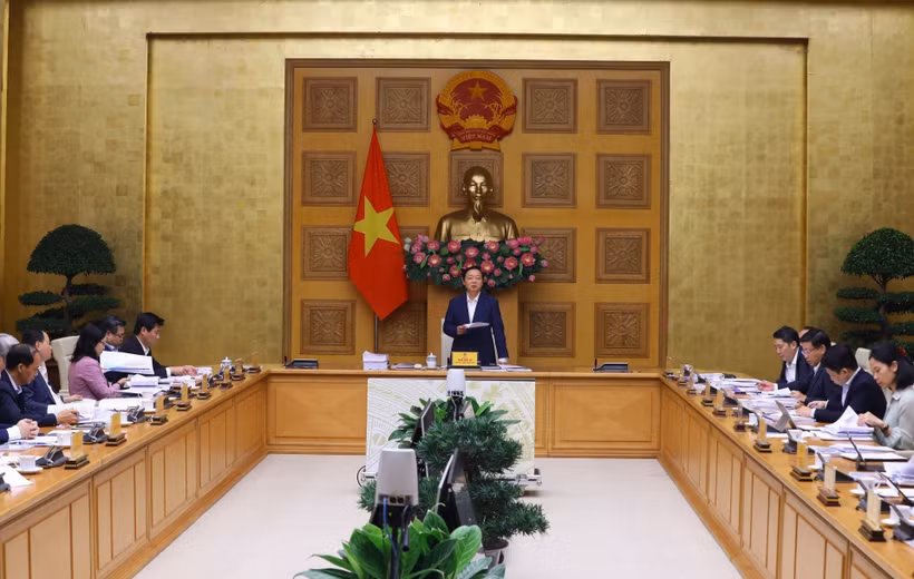 Phó Thủ tướng Trần Hồng Hà chủ trì phiên họp. (Ảnh: Văn Điệp/TTXVN) 