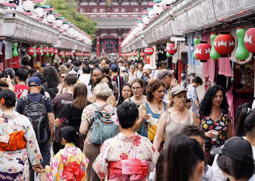 Khách du lịch tại Tokyo, Nhật Bản. (Ảnh: Kyodo/TTXVN)