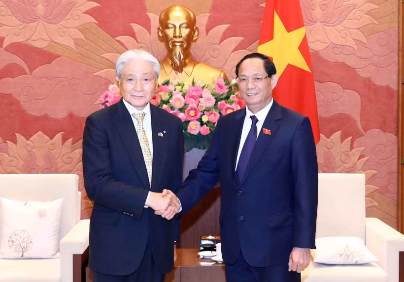 Phó Chủ tịch Quốc hội Trần Quang Phương tiếp Thống đốc tỉnh Tochigi (Nhật Bản) Fukuda Tomikazu. (Ảnh: Phạm Kiên/TTXVN)