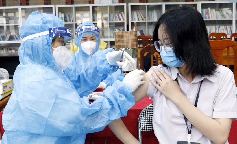 Tiêm vaccine phòng COVID-19. (Ảnh: Đồng Thúy/TTXVN)