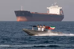IRGC tuyên bố Eo biển Hormuz là "ranh giới đỏ chiến lược" của Iran