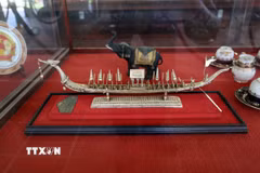 Quà lưu niệm của bạn bè quốc tế gửi tặng nguyên Chủ tịch Hội đồng Nhà nước Võ Chí Công được trưng bày tại khu lưu niệm. (Ảnh: Đỗ Trưởng/TTXVN)