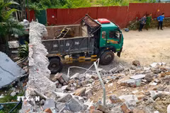 Hiện trường công trình SOLARA Đồng Đò sau khi nhiều hạng mục xây dựng vi phạm được phá dỡ. (Ảnh: Trung Nguyên/TTXVN)