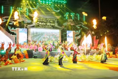 Chương trình nghệ thuật với gần 300 nghệ sỹ, diễn viên tham gia biểu diễn tại lễ khai mạc Lễ hội chùa Keo mùa thu năm 2026. (Ảnh: Thế Duyệt/TTXVN)