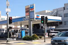 Exxon Mobil và Chevron dự kiến sẽ công bố lợi nhuận quý 2 cao gấp hơn ba lần so với quý trước. (Ảnh: Đoàn Hùng/TTXVN)