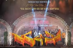 Chương trình nghệ thuật “Địa đạo Kỳ Anh-Bản hùng ca trong lòng đất”. (Ảnh: Nhân dân)