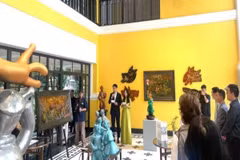 Khai mạc triển lãm "Trên núi-Dưới đồi" tại MGallery Collection. (Ảnh: Báo Nhân dân)