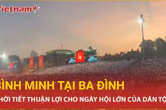Bình minh tuyệt đẹp tại Quảng trường Ba Đình mở ra ngày hội lớn của dân tộc