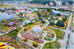 Lễ hội hoa đảo Geoje 2025. (Ảnh: Yonhap News)
